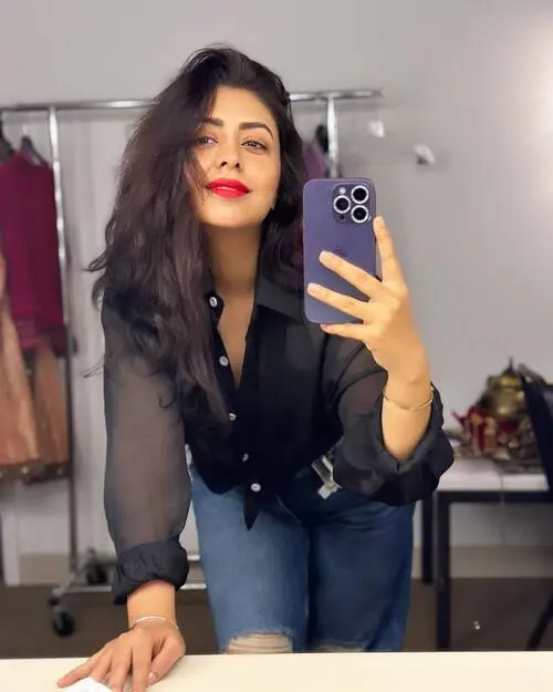 Saloni Tyagi Mirzapur 3 Real Name –  Actress, Instagram